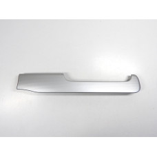 Lišta ozdobná na palubní desku Volkswagen Golf VI 6 5K 5K1858417B dekor stříbrný proužek