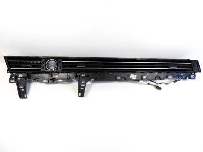 Průduchy ventilace středové, pravý průduch, panel palubní desky Volkswagen Passat B8 3G 3G1858416B