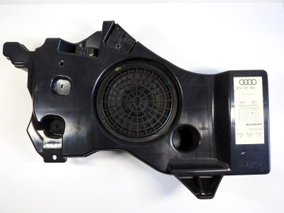 Subwoofer  Audi A3 8P 8P4035382