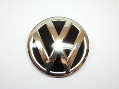 Znak přední pro radar Volkswagen Passat B7 3AA, CC 3C8 3D0853601