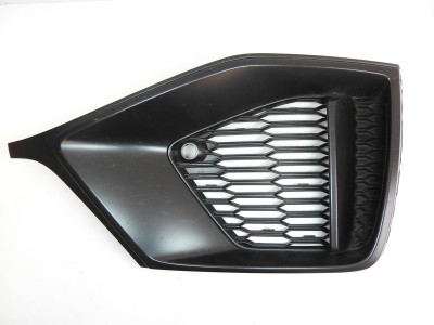 Mřížka nárazníku pravá Audi Q8 4M8 4M8807682A