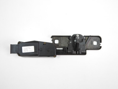Mechanismus dovírání kufru s motorkem 4F9827383E