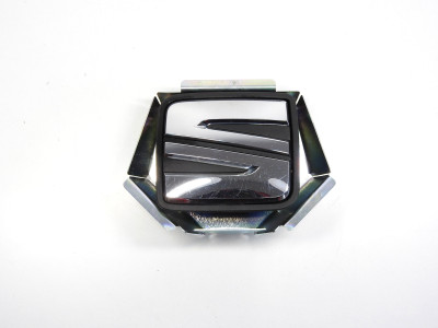 Znak zadní s mikrospínačem otevření víka kufru Seat Leon 5F 5F0827565D