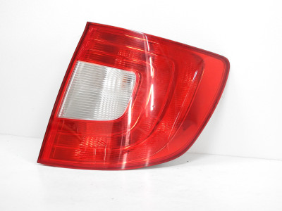 Světlo pravé zadní včetně nosiče žárovek Škoda Superb II 2 3T combi 3T9945096