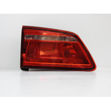 Světlo levé zadní včetně nosiče žárovek Volkswagen Golf Sportsvan 510945093K