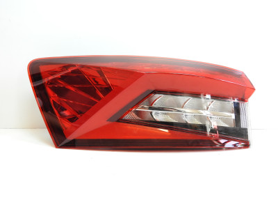 Světlo levé zadní včetně nosiče žárovek Škoda Kodiaq 565945207A