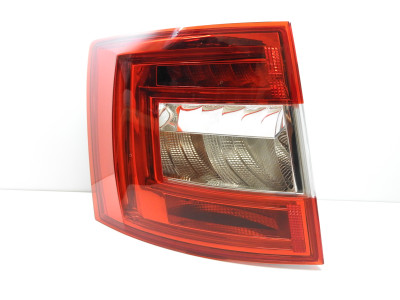 Světlo levé zadní včetně nosiče žárovek, s LED svícením, originální nové Škoda Octavia III 3 5E combi 5E9945111A 5E9945095A