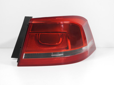 Světlo pravé zadní včetně nosiče žárovek Volkswagen Passat B7 3AA 3AE945096C