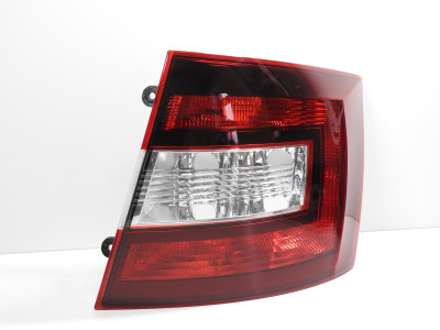 Světlo pravé zadní Škoda Rapid Spaceback NH 5JJ945096A