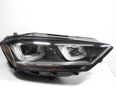 Světlo pravé přední xenon Volkswagen Golf Sportsvan 517941752B