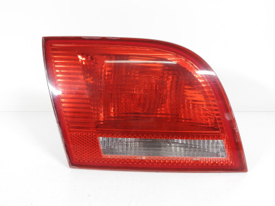 Světlo levé zadní vnitřní včetně nosiče Audi A3 8P 8P4945093B