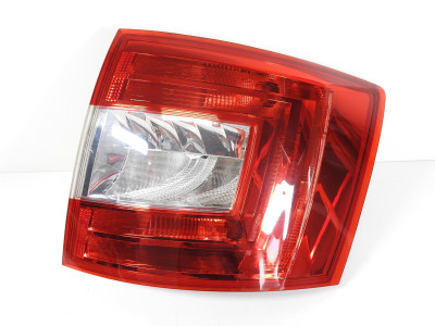 Světlo pravé zadní včetně nosiče žárovek Škoda Octavia III 3 5E combi 5E9945096