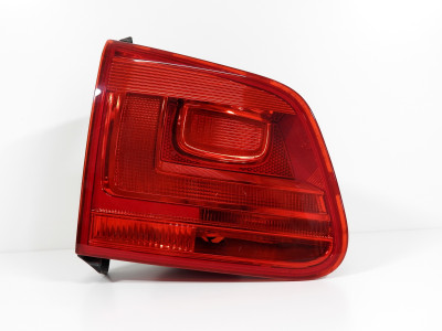 Světlo levé zadní vnitřní včetně nosiče žárovek Volkswagen Tiguan 5N 5N0945093