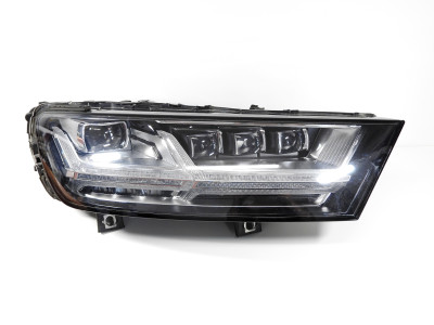 Světlo pravé přední Audi Q7 4M 4M0941036