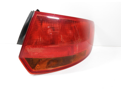 Světlo pravé zadní včetně nosiče žárovek Audi A3 8P 8P4945096C