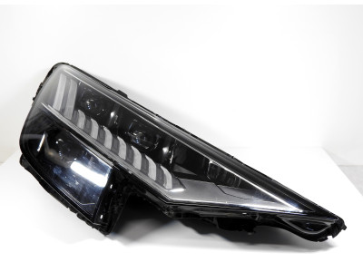 Světlo pravé přední Audi Q8 4M8 4M8941036