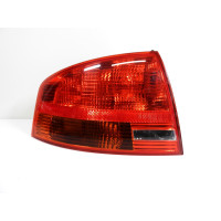 Světlo levé zadní včetně nosiče žárovek Audi A4 8E