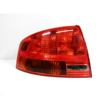 Světlo levé zadní včetně nosiče žárovek Audi A4 8E